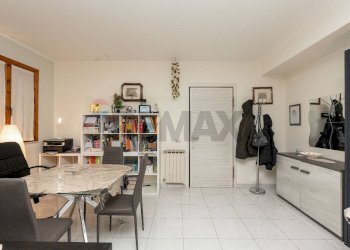 Sala da pranzo - Appartamento Via XX Settembre
201, Motta Sant'Anastasia - foto 3