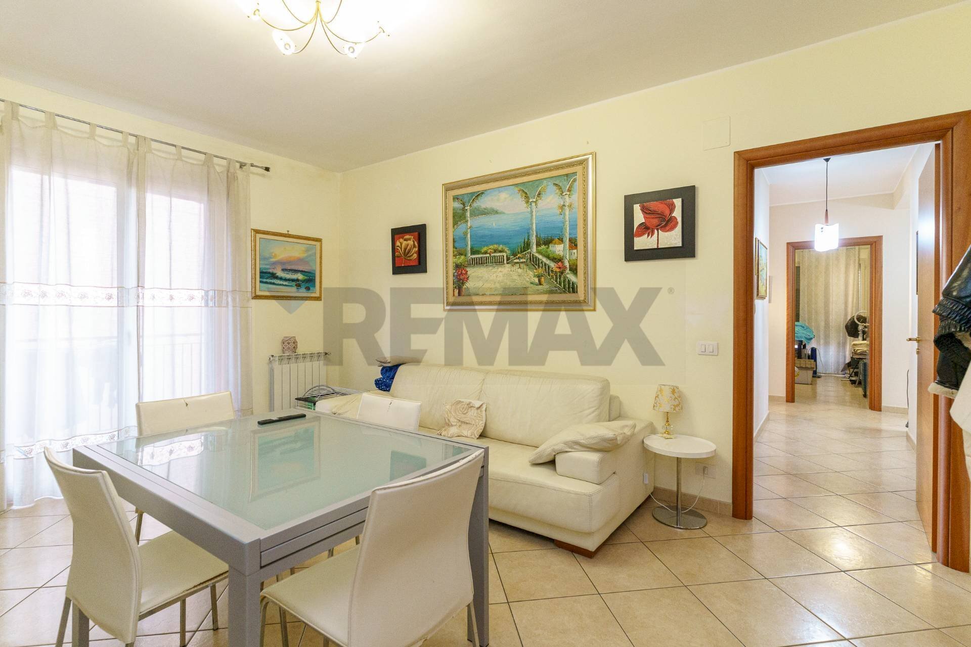 Sala da pranzo - Quadrilocale Via Maria Gianni
 
40, Catania - foto 1