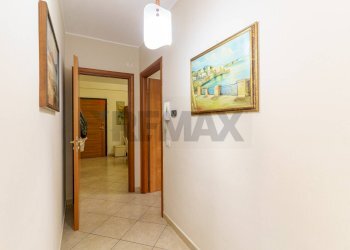 Hall / corridoio - Quadrilocale Via Maria Gianni
 
40, Catania - foto 7