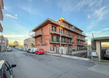 Edificio all\'aperto - Quadrilocale Via Maria Gianni
 
40, Catania - foto 34