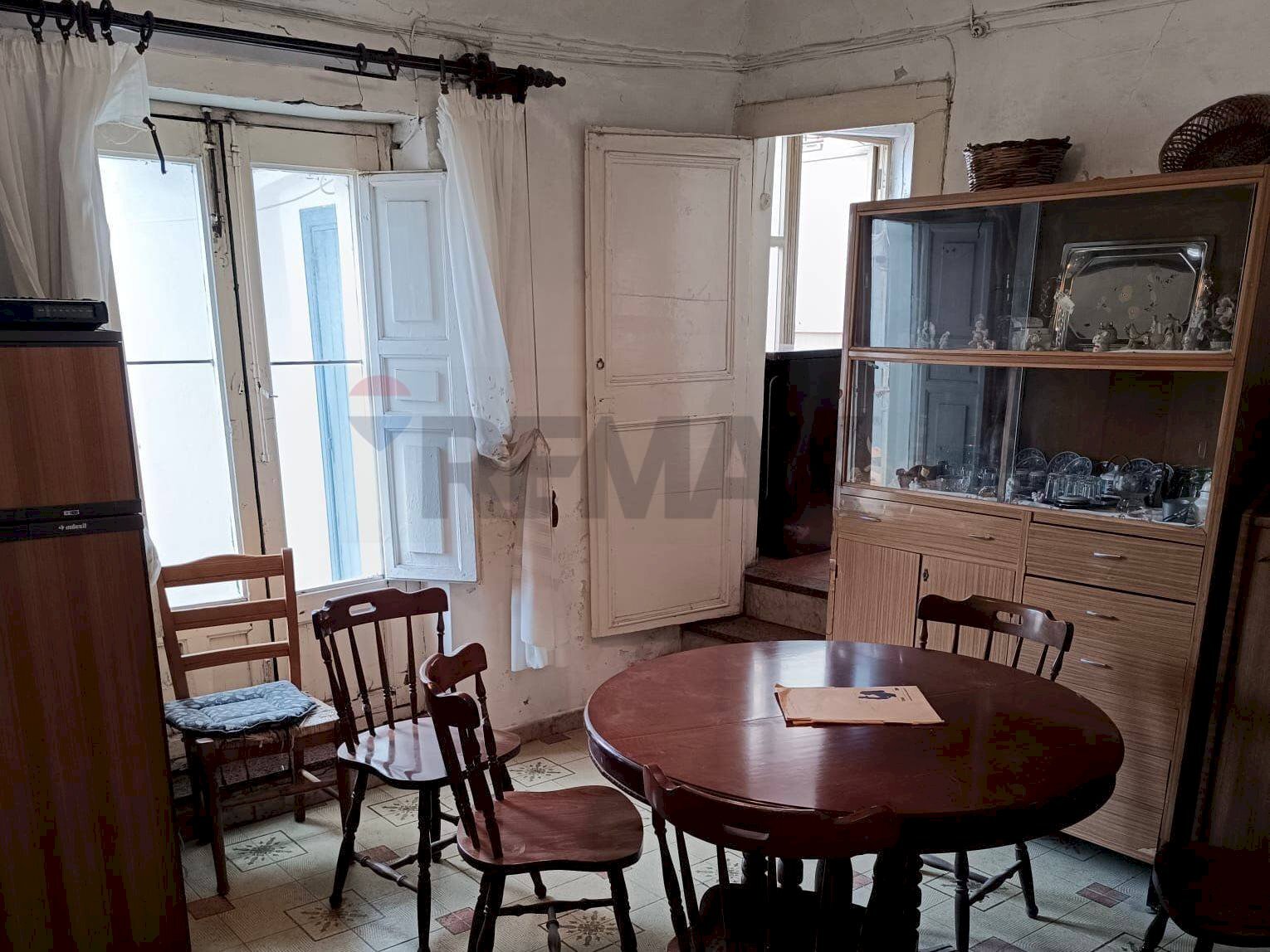 Sala da pranzo - Casa indipendente via Maggiore Barracca, Castiglione di Sicilia - foto 3