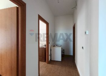 Hall / corridoio - Trilocale Via San Rocco
 
134, Giuliano Teatino - foto 8