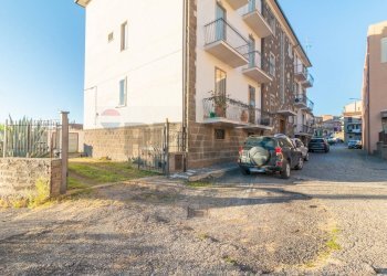 Edificio all\'aperto - Box Via Del Poggio
 
17, Valentano - foto 2