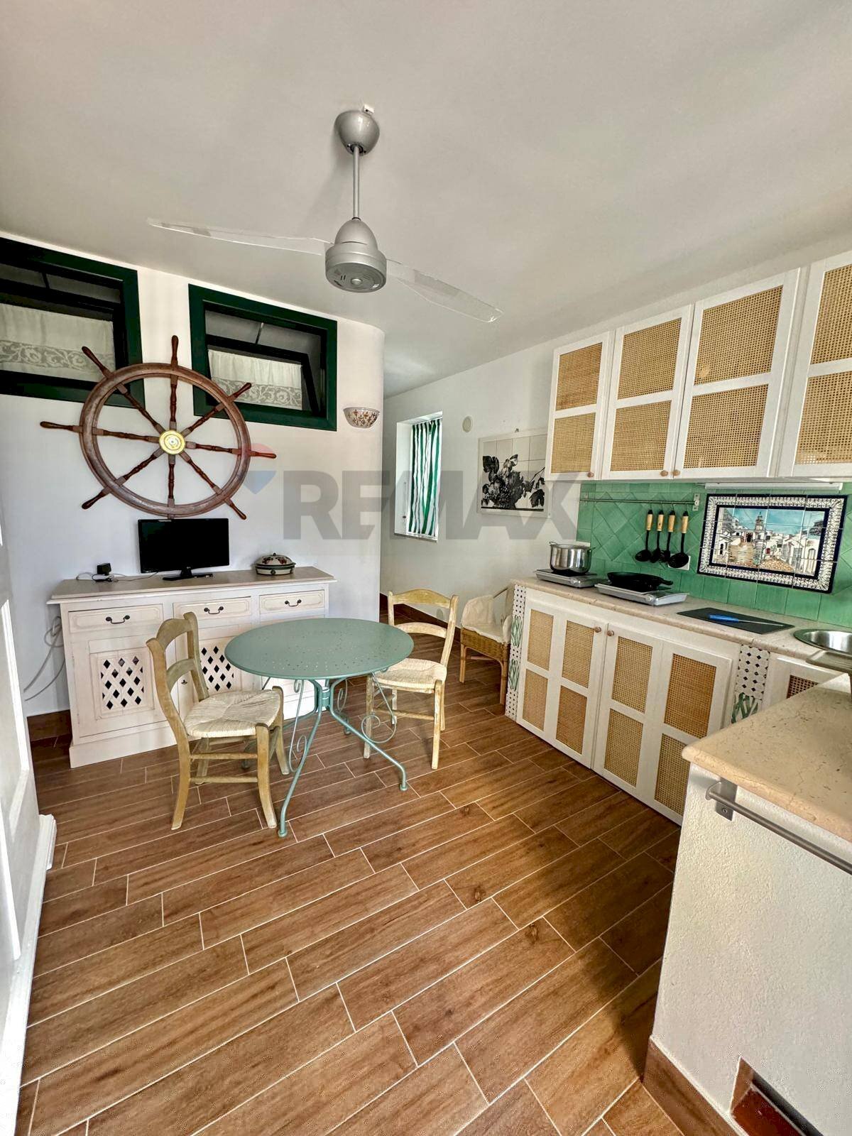 cucina e sala da pranzo - Appartamento Via Bacco
 
35, Vieste - foto 1