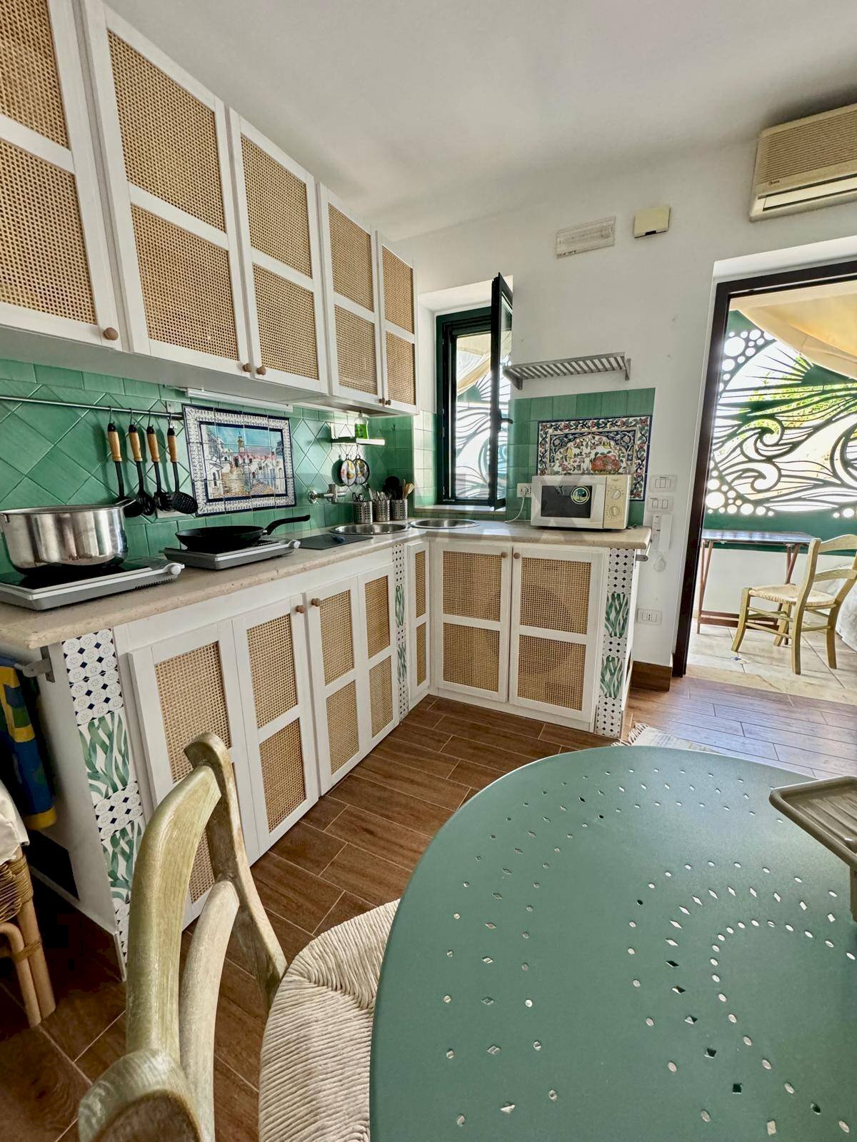 cucina e sala da pranzo - Appartamento Via Bacco
 
35, Vieste - foto 2