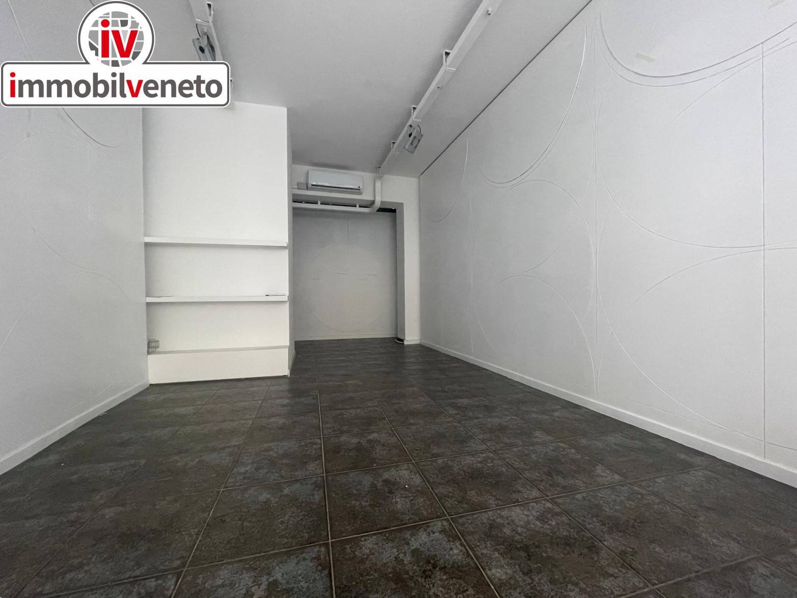 Foto 2 - Attività Commerciale VIA ROMA
 
52, Lonigo - foto 2