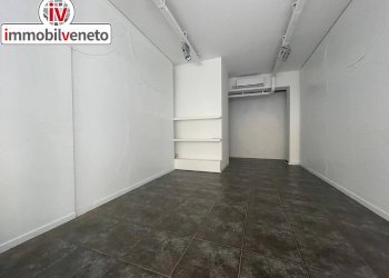 Foto 51 - Attività Commerciale VIA ROMA
 
52, Lonigo - foto 51
