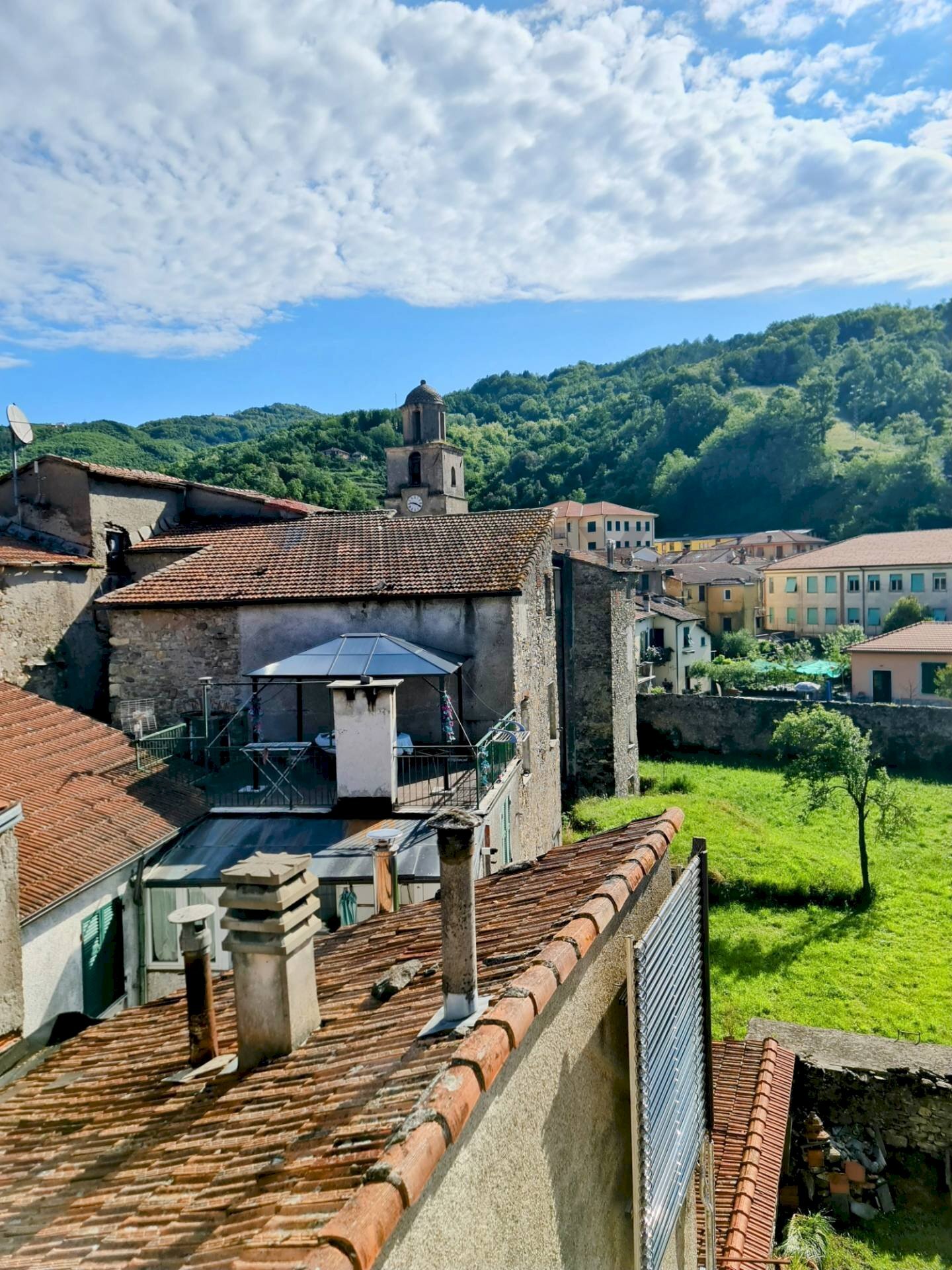 VISTA GIARDINO CONVENTO - Quadrilocale PIAZZA VITTORIO EMANUELE
3, Varese Ligure - foto 2