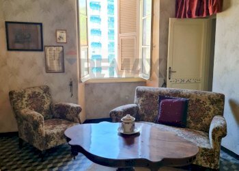 SOGGIORNO - Quadrilocale PIAZZA VITTORIO EMANUELE
 
3, Varese Ligure - foto 8