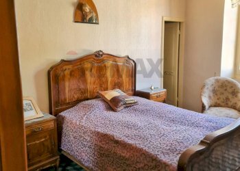 CAMERA MATRIMONIALE - Quadrilocale PIAZZA VITTORIO EMANUELE
 
3, Varese Ligure - foto 13