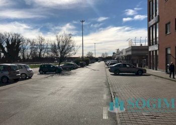 Foto 6 - Locale Commerciale Einaudi
 
8, Pessano con Bornago - foto 6