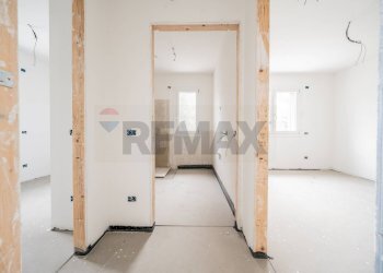 Hall / corridoio - Trilocale Reggio nell'Emilia - foto 11