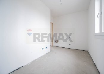 Stanza vuota - Trilocale Reggio nell'Emilia - foto 12