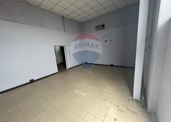 Foto 6 - Capannone via rossi
 
43, Barasso - foto 5