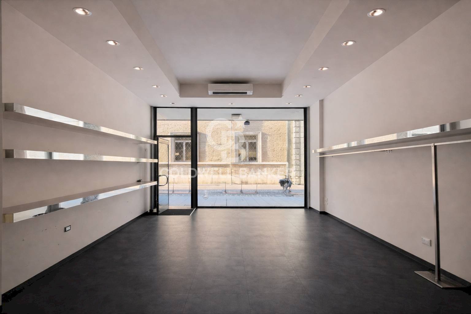 Foto 2 - Shop Via Tempio Malatestiano
47, Rimini - photo 2