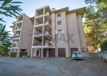 Edificio all\'aperto - Quadrilocale Via Anton Giulio Majano
 
24, Chieti - foto 1