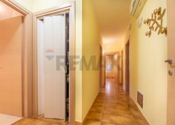 Hall / corridoio - Quadrilocale Via Anton Giulio Majano
 
24, Chieti - foto 16