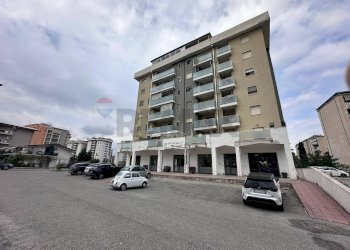 Edificio all\'aperto - Trilocale via popilia
 
252, Cosenza - foto 2