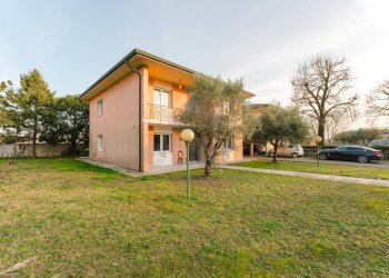 Foto 2 - Casa semi indipendente Via A. Boito
 
3, Paese - foto 2