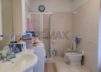 Bagno - Semi-detached house Via Giuseppe Garibaldi
 
11, Gargallo - photo 18