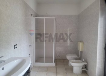 Bagno - Semi-detached house Via Giuseppe Garibaldi
 
11, Gargallo - photo 19
