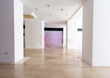 Foto 6 - Locale Commerciale Largo Cavallotti
 
18, Sassari - foto 6