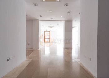 Foto 13 - Locale Commerciale Largo Cavallotti
 
18, Sassari - foto 13