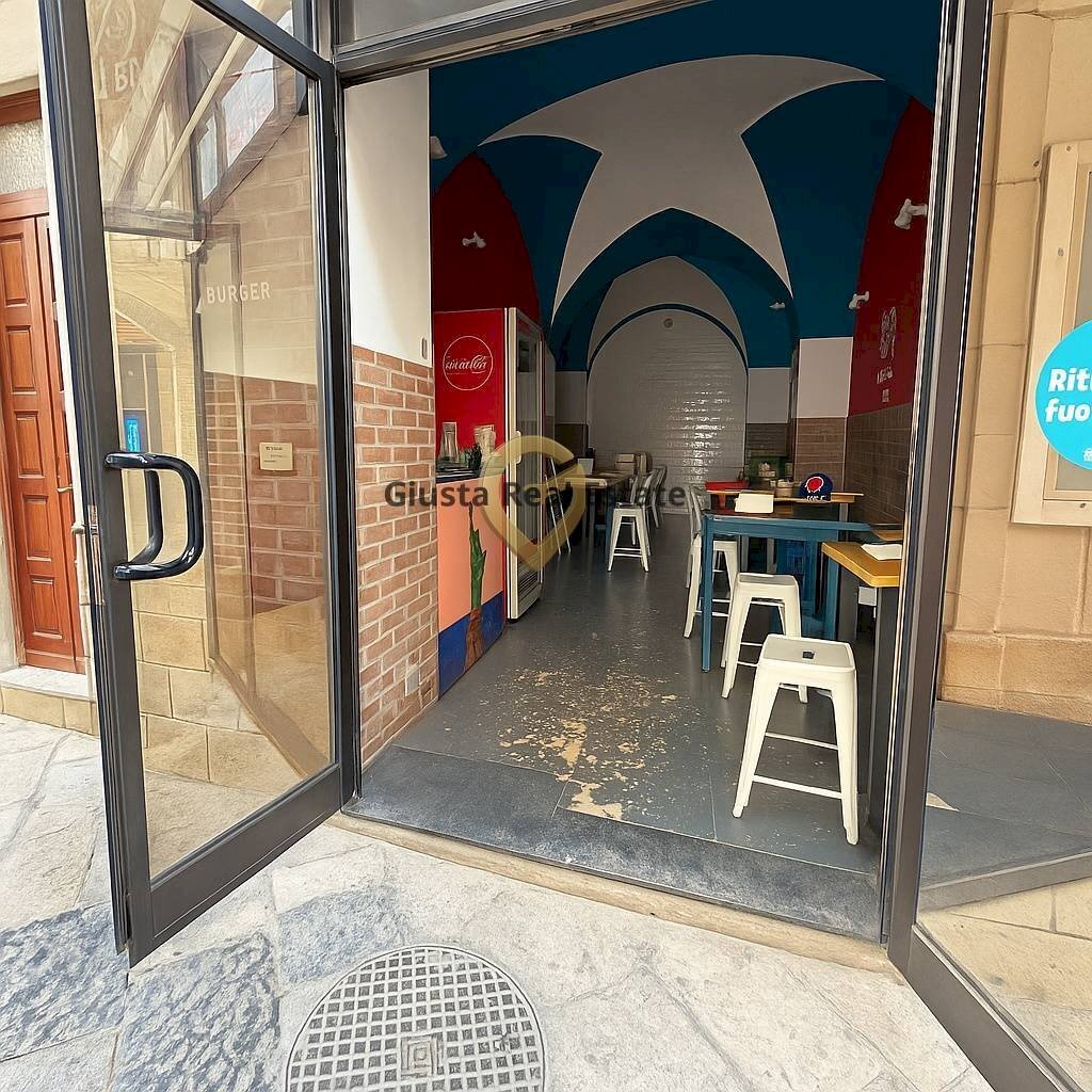 Foto 2 - Commercial Activity Via Dè Catignano
 
3-5, Brindisi - photo 2