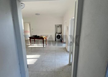 Hall / corridoio - Bilocale Varallo Pombia - foto 13