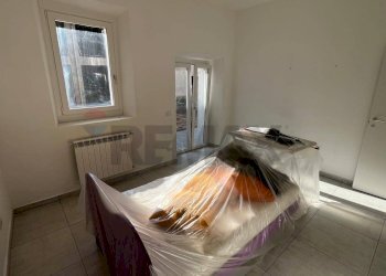 Camera / camera da letto - Bilocale Varallo Pombia - foto 23