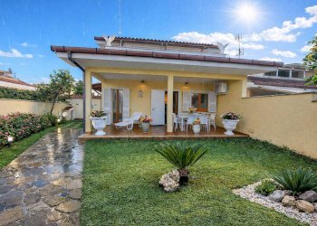 Foto 1 - Villa a Schiera via dei cipressi
 
32 d/e, Ardea - foto 1