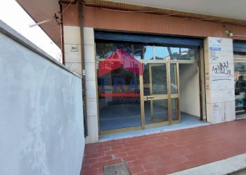 Foto 3 - Negozio Via Ippolito Desideri
78, Roma - foto 3