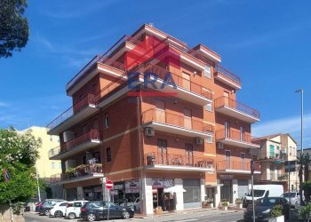 Foto 1 - Negozio Via Ippolito Desideri
78, Roma - foto 1