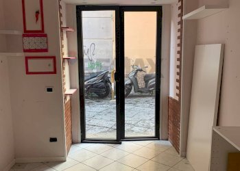 Ricezione / Lobby - Commercial Premises via Arenella
 
71, Napoli - photo 3