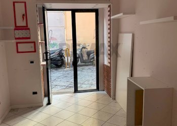 Stanza vuota - Commercial Premises via Arenella
 
71, Napoli - photo 7