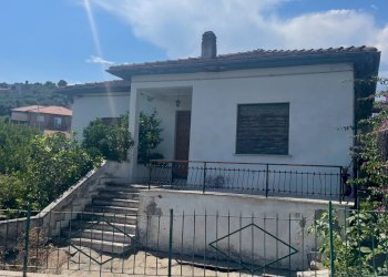 Foto 3 - Villa Via Roma
 
6, San Bartolomeo al Mare - foto 3