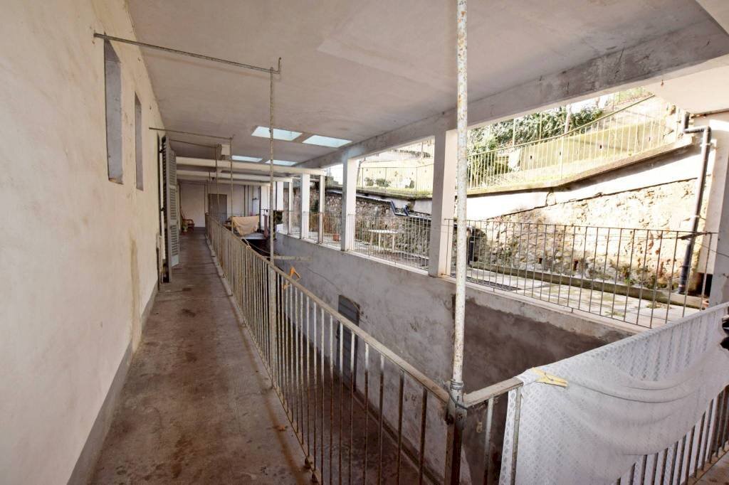 Interno non residenziale - Quadrilocale via Vittorio Veneto, 25, Mondovì - foto 2