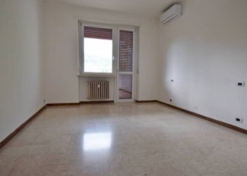 Camera da letto - Quadrilocale corso Europa, 2, Mondovì - foto 10