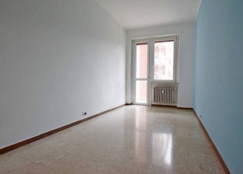 Camera da letto - Quadrilocale corso Europa, 2, Mondovì - foto 12