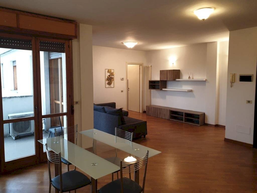 Salone - Bilocale piazza Giuseppina Strepponi, 15, Parma - foto 2