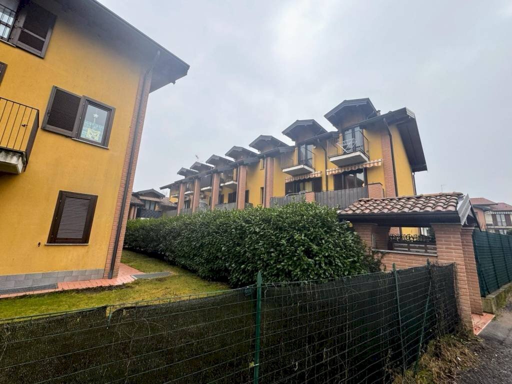 Facciata - Three-room apartment via Pravallo, 1, Lozza - photo 3