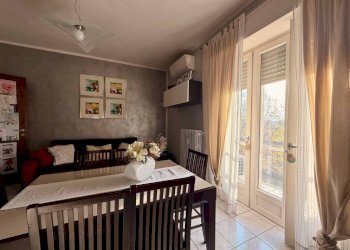Soggiorno - Trilocale viale Eloisia Barbaroux, 25, Carmagnola - foto 10