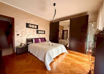 Camera da letto - Trilocale viale Eloisia Barbaroux, 25, Carmagnola - foto 28