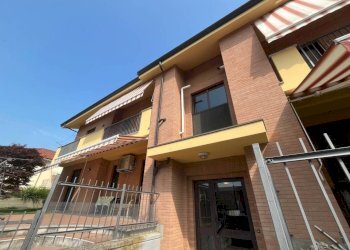 Facciata - Trilocale via Bricherasio, 14, Carmagnola - foto 1