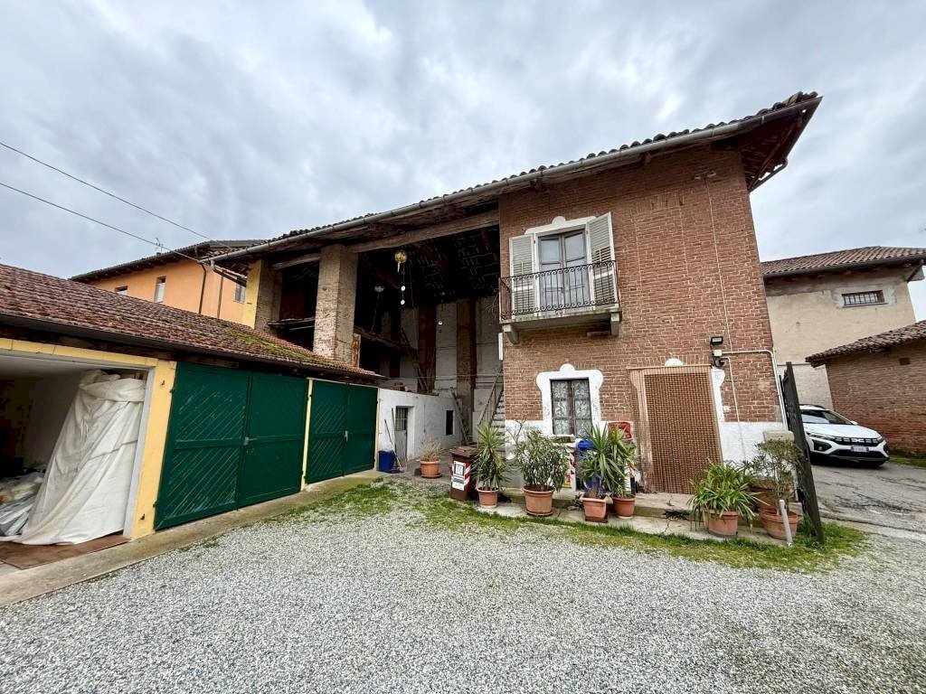 Facciata - Villa vicolo Pelazza, 2, Carmagnola - foto 3