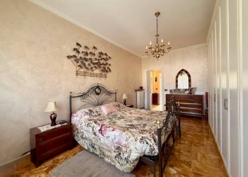 Camera da letto - Three-room apartment piazza Gustavo Modena, 4, Torino (neighborhood Sassi) - photo 17