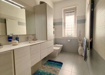 Bagno - Three-room apartment piazza Gustavo Modena, 4, Torino (neighborhood Sassi) - photo 20