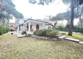 Giardino - Villa viale dei Ligustri, Ravenna (zona Porto Corsini) - foto 49