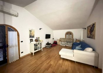 Salone - Villa viale dei Ligustri, Ravenna (zona Porto Corsini) - foto 29