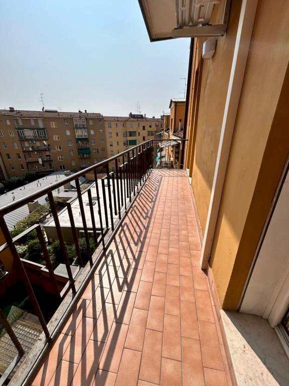 Balcone - Appartamento via Guglielmo Marconi, 18, Bologna (zona Marconi) - foto 1